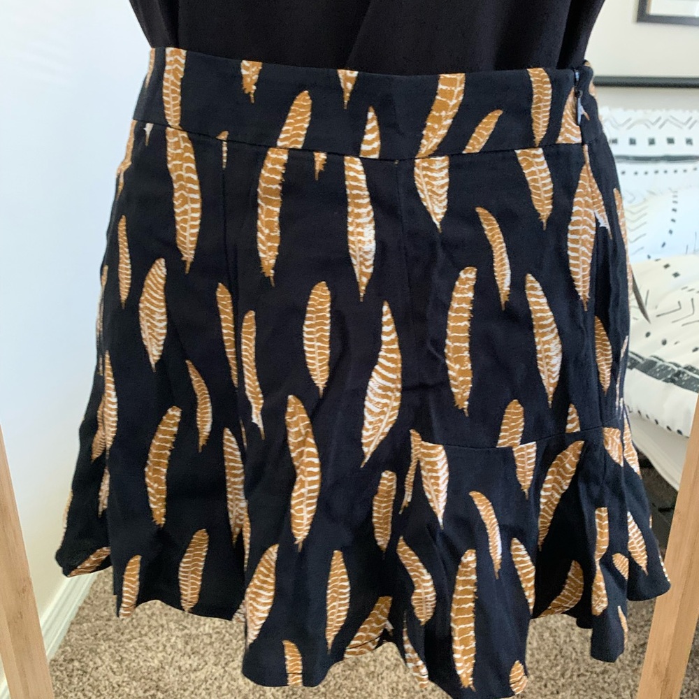🚫SOLD Feather chiffon shorts NWT
